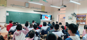 Sinh hoạt dưới cờ. Chủ điểm "Mừng Đảng - Mừng Xuân"