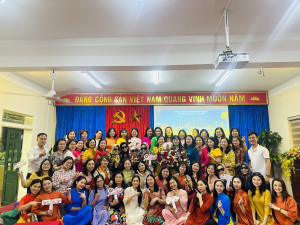 Trường Tiểu học Văn Khê tổ chức kỷ niệm ngày Quốc tế phụ nữ 8/3