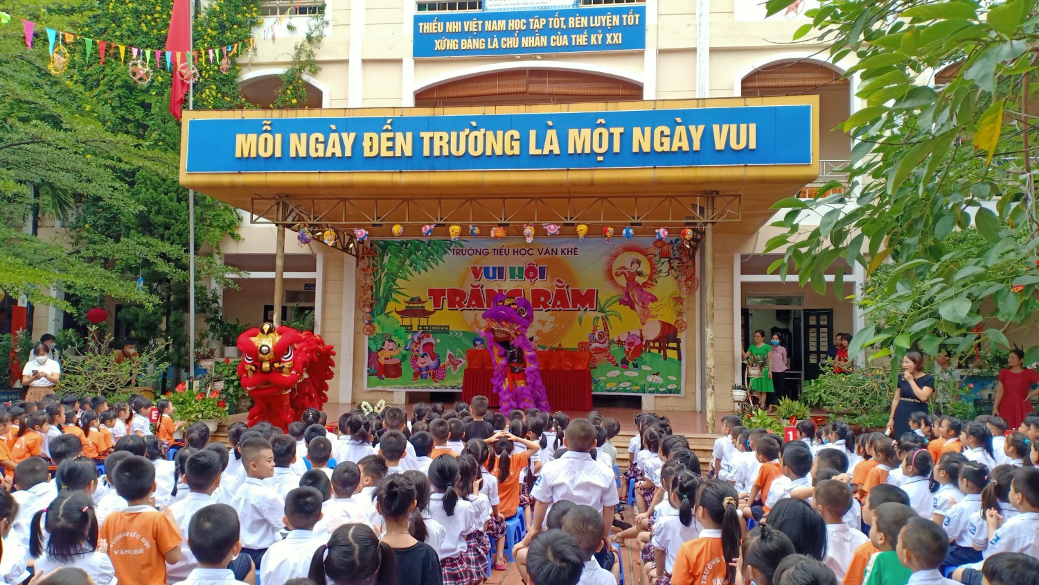 VUI  HỘI TRĂNG RẰM TRƯỜNG TIỂU HỌC VĂN KHÊ NĂM HỌC 2022-2023