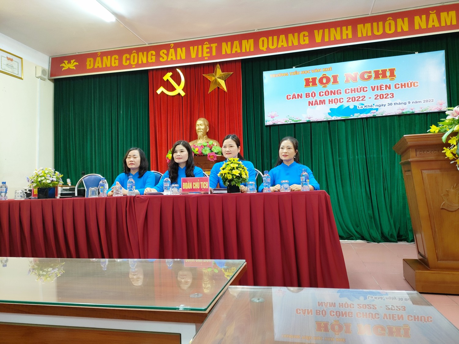 TRƯỜNG TIỂU HỌC VĂN KHÊ TỔ CHỨC HỘI NGHỊ CÁN BỘ, CÔNG CHỨC, VIÊN CHỨC NĂM HỌC 2022-2021