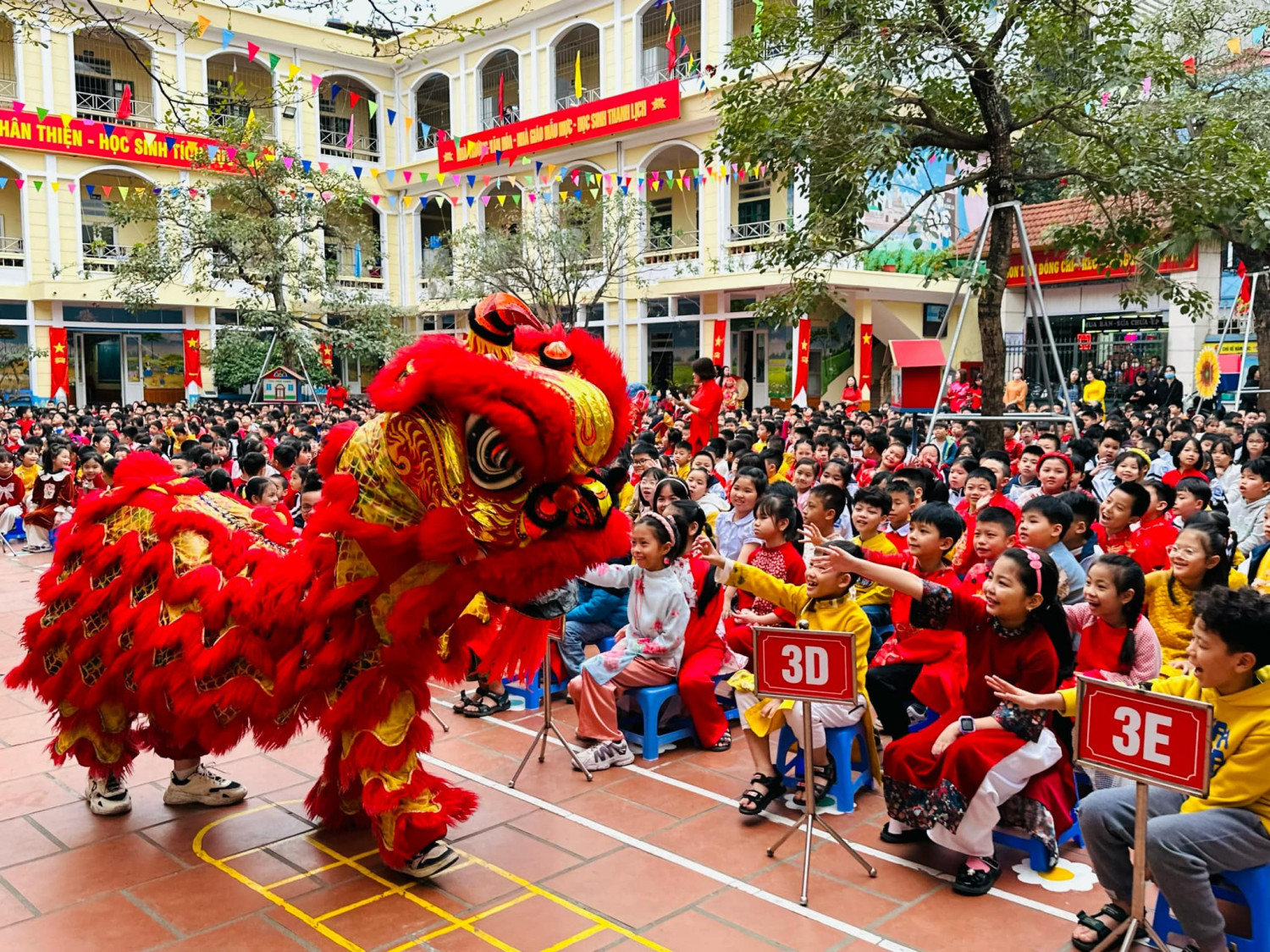 Trường Tiểu học Văn Khê Khai Xuân Giáp Thìn 2024.