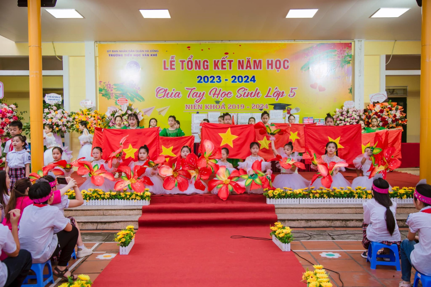 LỄ TỔNG KẾT NĂM HỌC VÀ CHIA TAY HỌC SINH LỚP 5 - NĂM HỌC 2023 - 2024